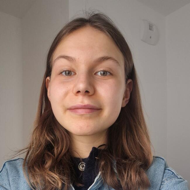 Babysitter in Rennes: Flora