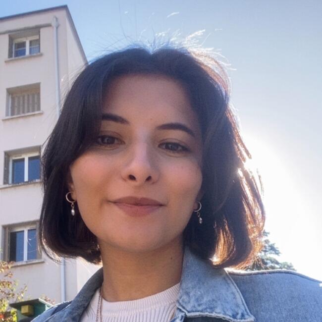 Babysitter in La Tronche: Dyna