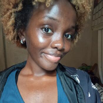 Babysitter in Nairobi: Victoria