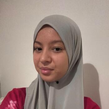 Babysitter in Evere: Amina