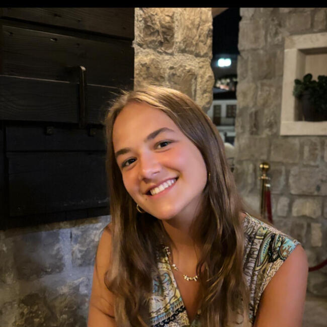 Babysitter in Woluwe-Saint-Pierre - Sint-Pieters-Woluwe: Emilie