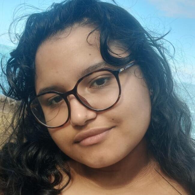 Babysitter in Maceió: Maria Clara
