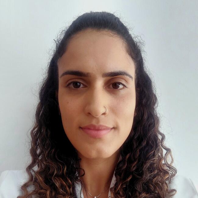 Babysitter in Matosinhos Municipality: Estefani