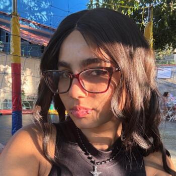 Babysitter in Macaé: Julie