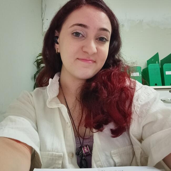 Babysitter in São Vicente: Ana