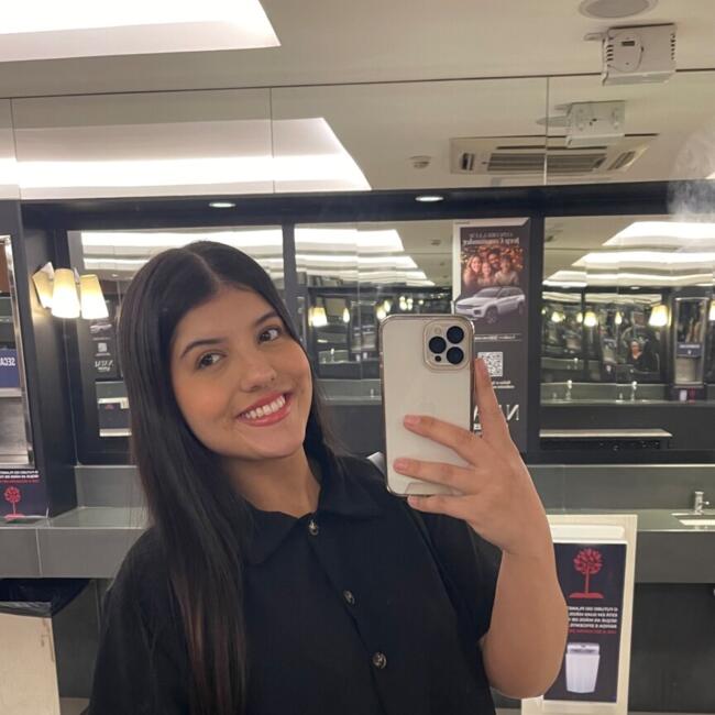 Babysitter in Içara: Yasmine