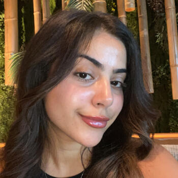Babysitter Sofia: Nour