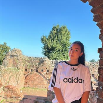 Baby-sitter in Fribourg: Inès