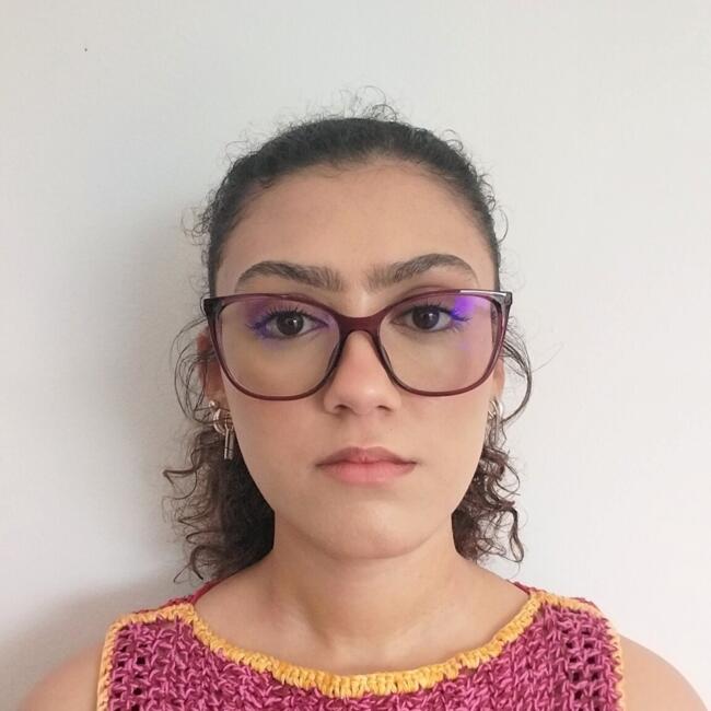 Babá em Blumenau: Bianca