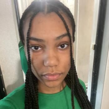 Babysitter in Paris: Tyra