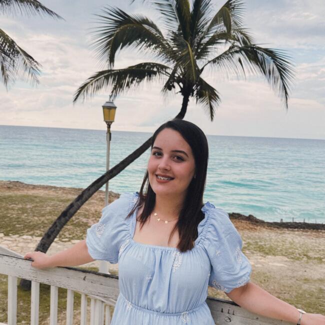 Babysitter in Panama City: Melany