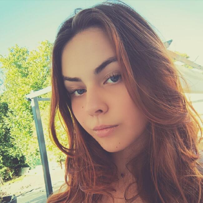 Babysitter in Aiseau-Presles: Flavie