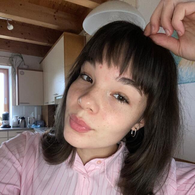 Babysitter in Salzburg: Nora