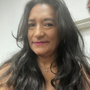 Babysitter Brasília: Maria