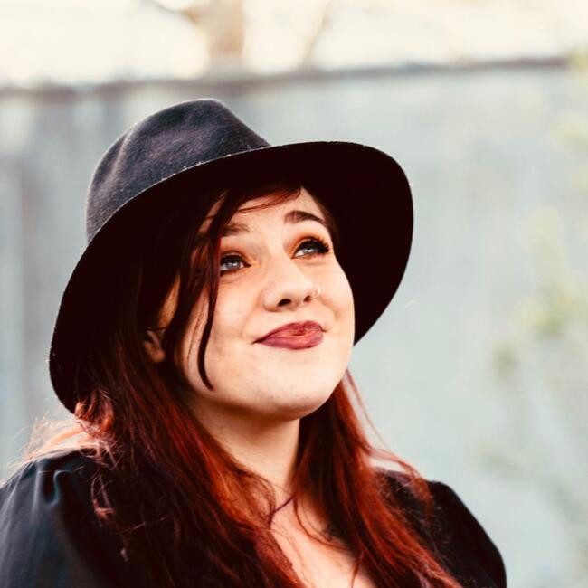 Babysitter in Killarney: Lily