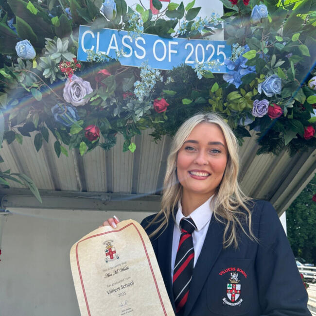 Babysitter in Kinvarra: Ava