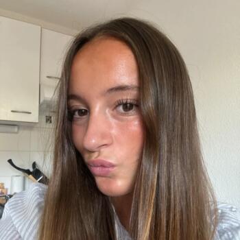 Babysitter in Lesparre-Médoc: Lily