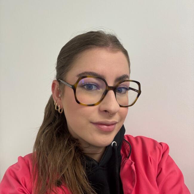 Babysitter in Loos: Chloé