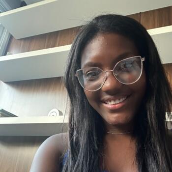 Babysitter in Guarulhos: Lavinia