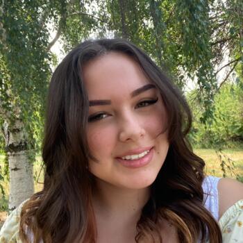Baby-sitter in Saskatoon: Julie