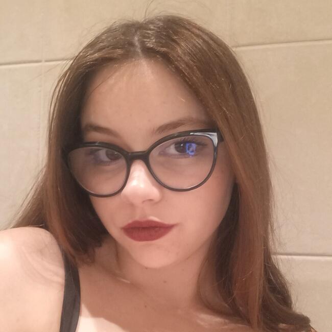 Babysitter in Adelaide: Sienna