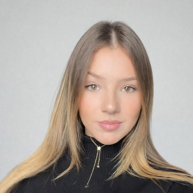 Babysitter in Andilly (Nouvelle-Aquitaine): Victoire