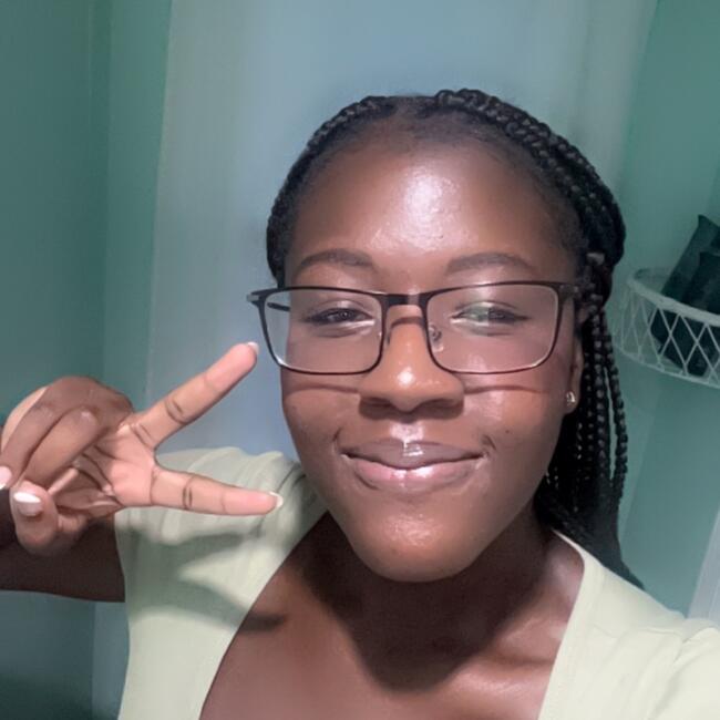 Babysitter in Woodbridge (Virginia): Naomi