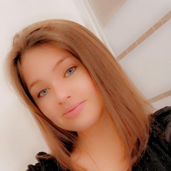 Babysitter in Château-Gontier: Chloe
