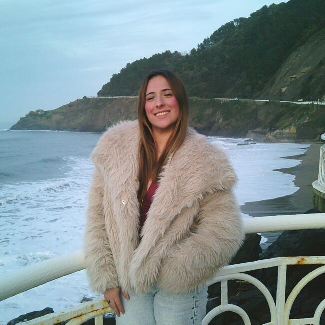 Babysitter in Ermua: Ariane