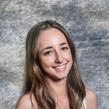 Babysitter in Biarritz: Hanae