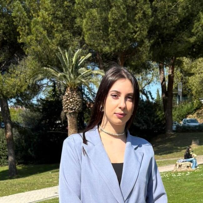 Babysitter in Prato: Monica