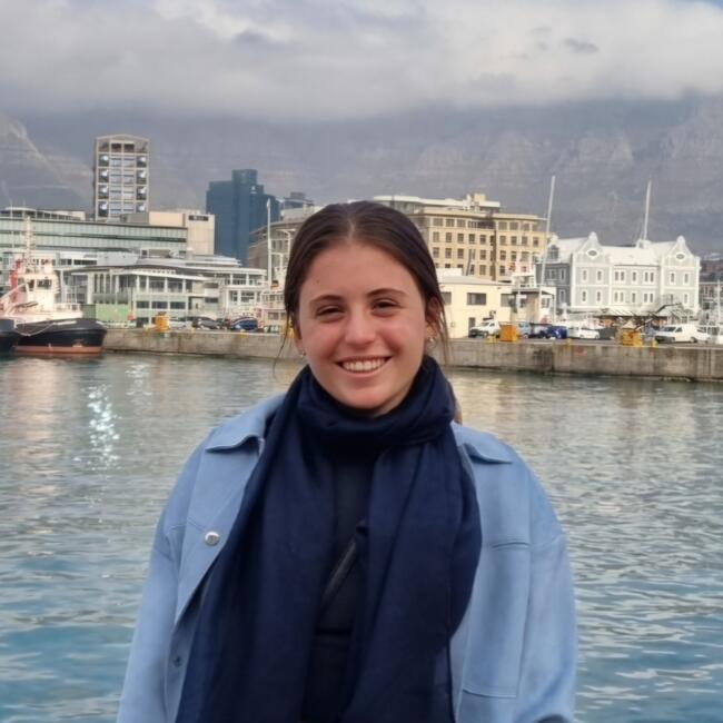 Babysitter in Hamilton: Jenna