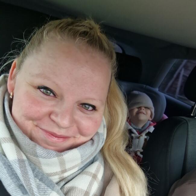 Babysitter in Százhalombatta: Henrietta