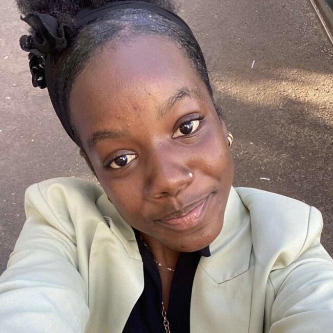 Babysitter in Bollène: Halimati sandia hilma