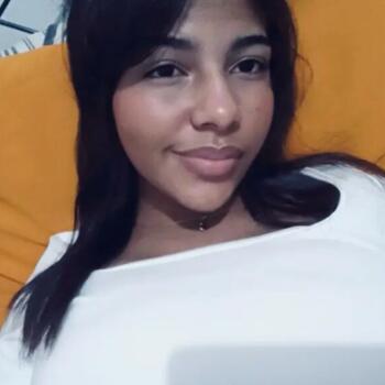 Babysitter in Picos: Vitória Almondes