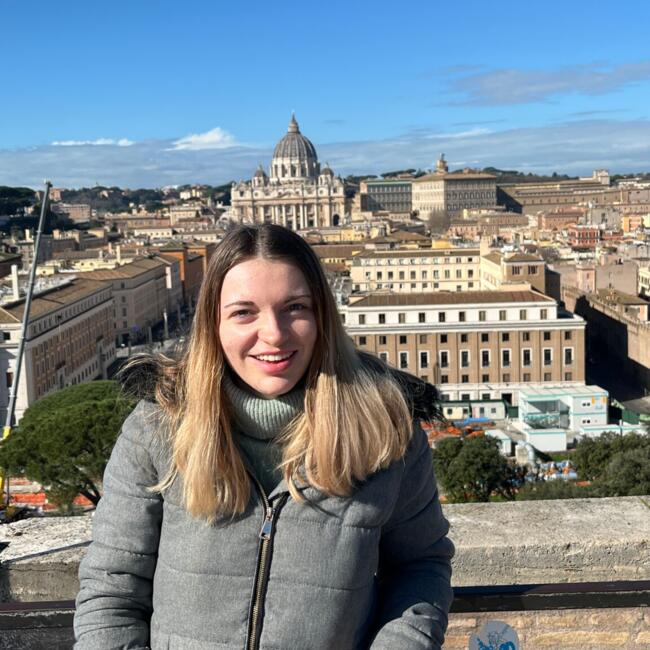 Babysitter in Castletroy: Lola