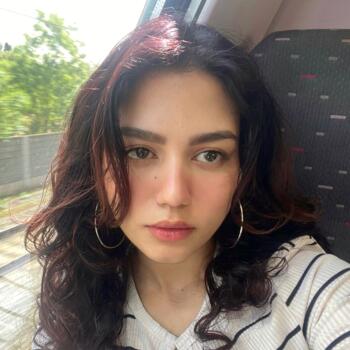 Babysitter in Gand: Apekasha Hope