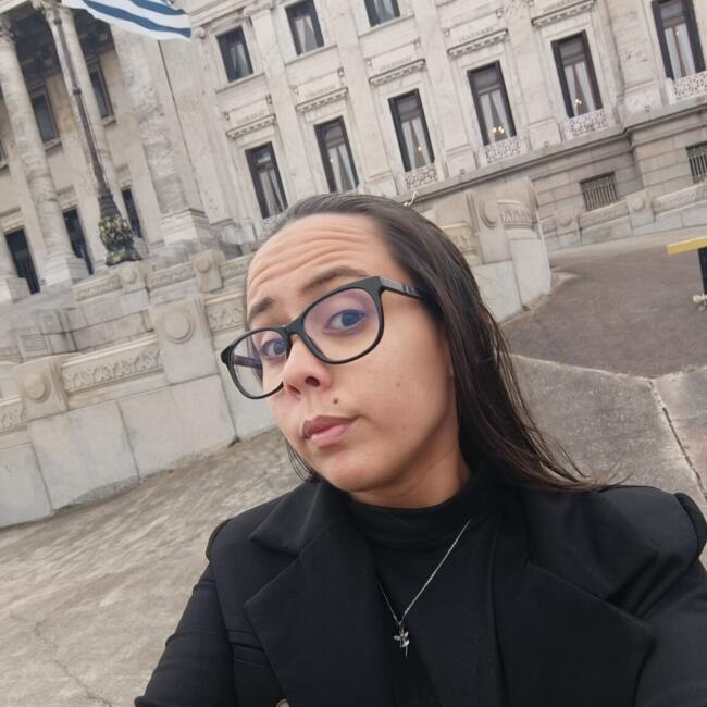 Babysitter in Montevideo: Dayla