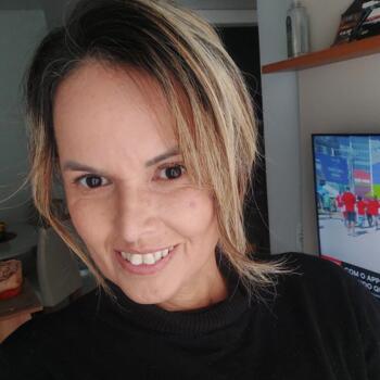 Babysitter Blumenau: Luciana