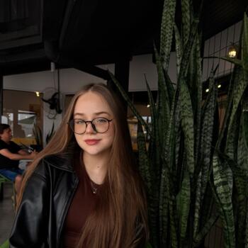 Babysitter in Joinville: Julia