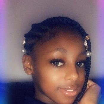 Babysitter in Chicago: Lanae