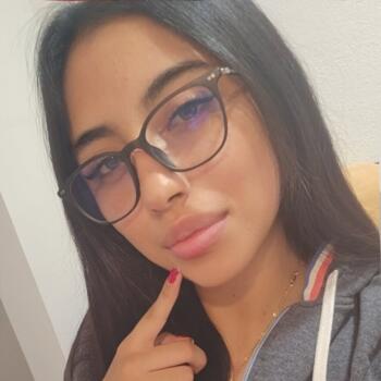 Babysitter in Hollywood: Paula