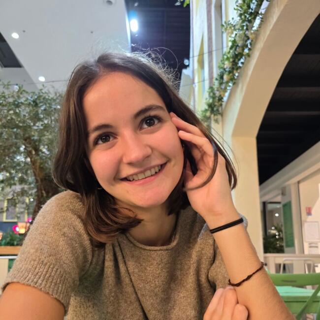 Babysitter in Annonay: Julie