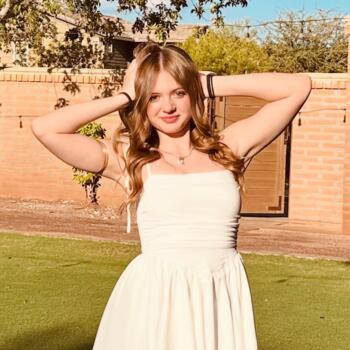 Babysitter in Glendale: Taylor