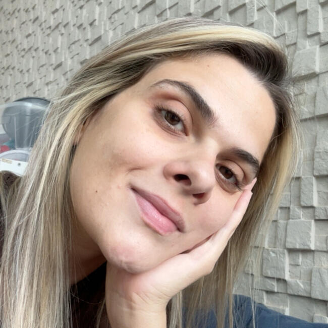 Babysitting job in Anápolis: Debora
