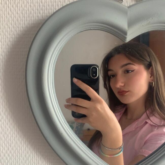 Babysitter in Clermont-Ferrand: Arlinda