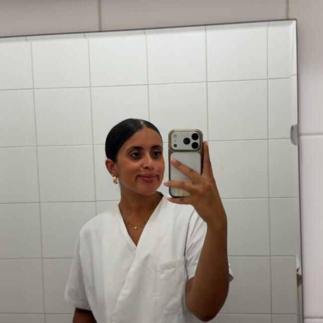 Babysitter in Rillieux-la-Pape: Yasmine