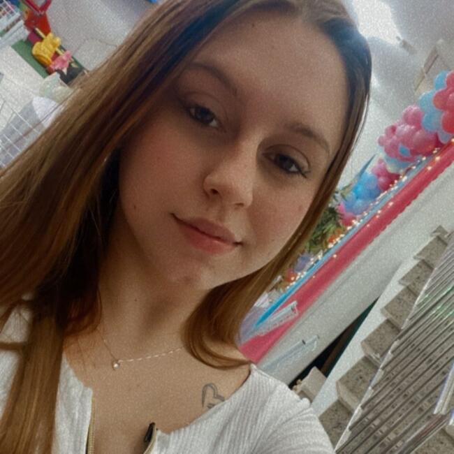 Babysitter in Canoas: Adriany