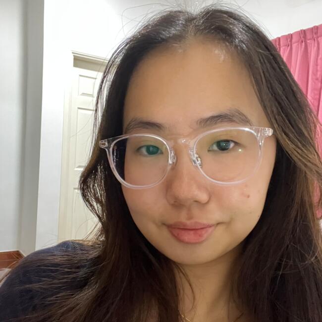 Babysitter in Singapore: Joelle