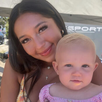 Babysitter in Eastvale: Julia